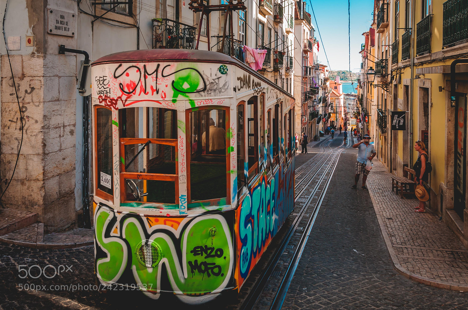 Nikon D300 sample photo. Lisboa's tram photography