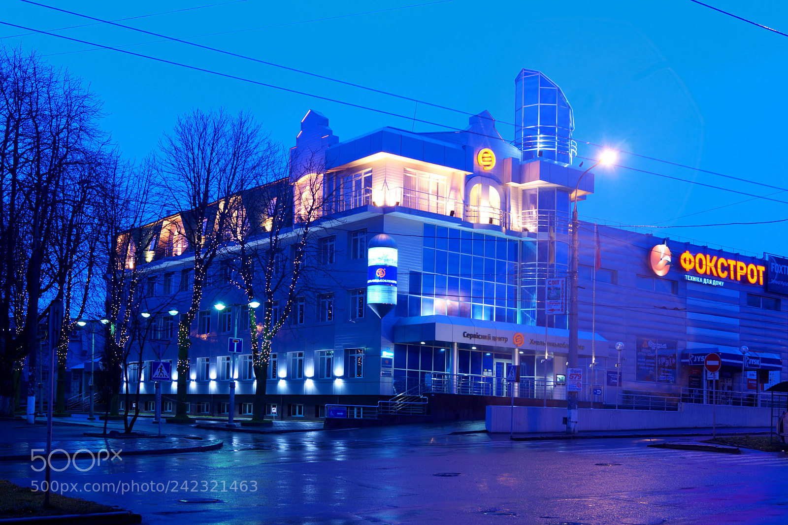 Sony SLT-A58 sample photo. Modern architecture building photography