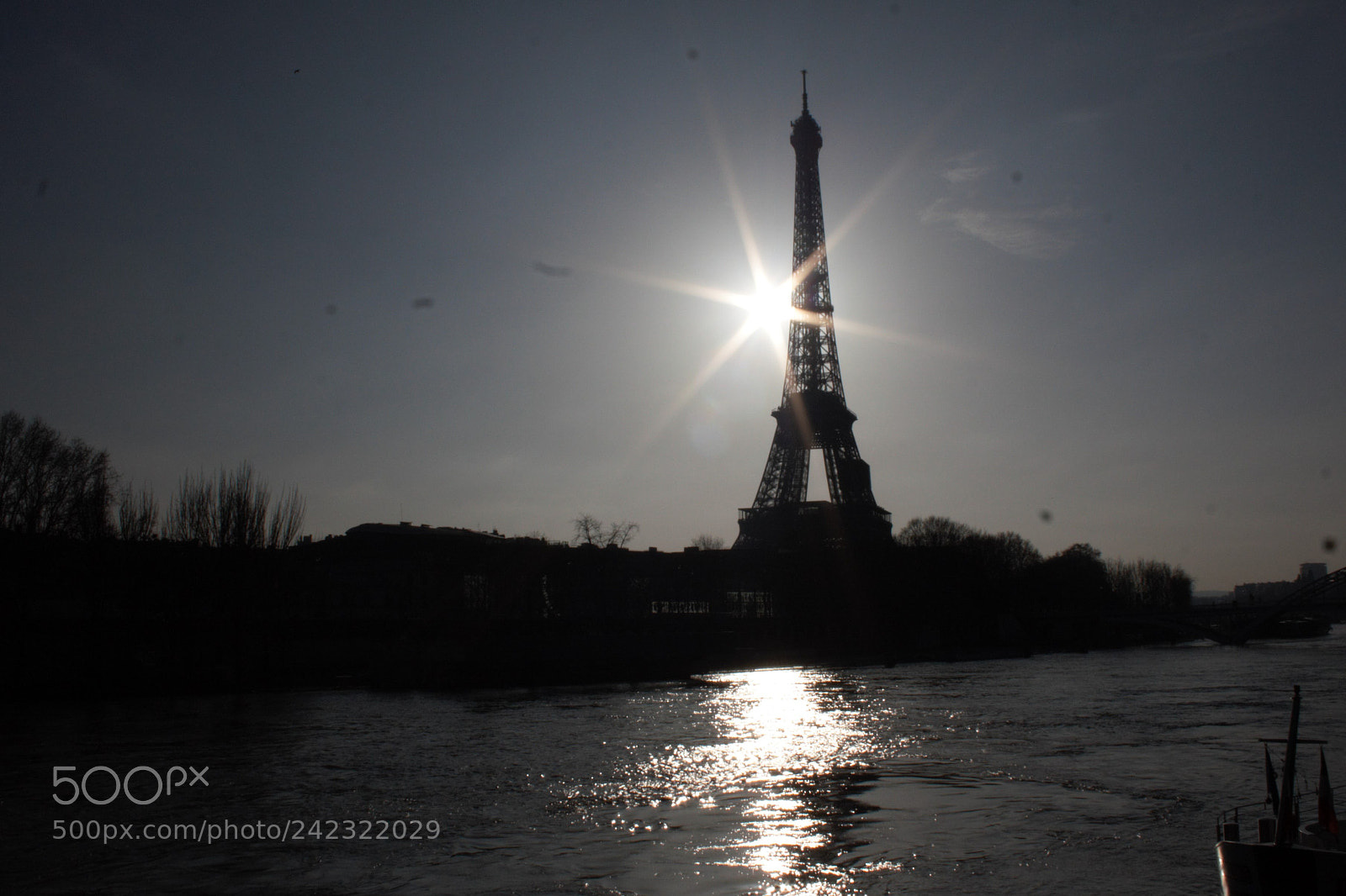Canon EOS 450D (EOS Rebel XSi / EOS Kiss X2) sample photo. Sun with eiffel tower photography