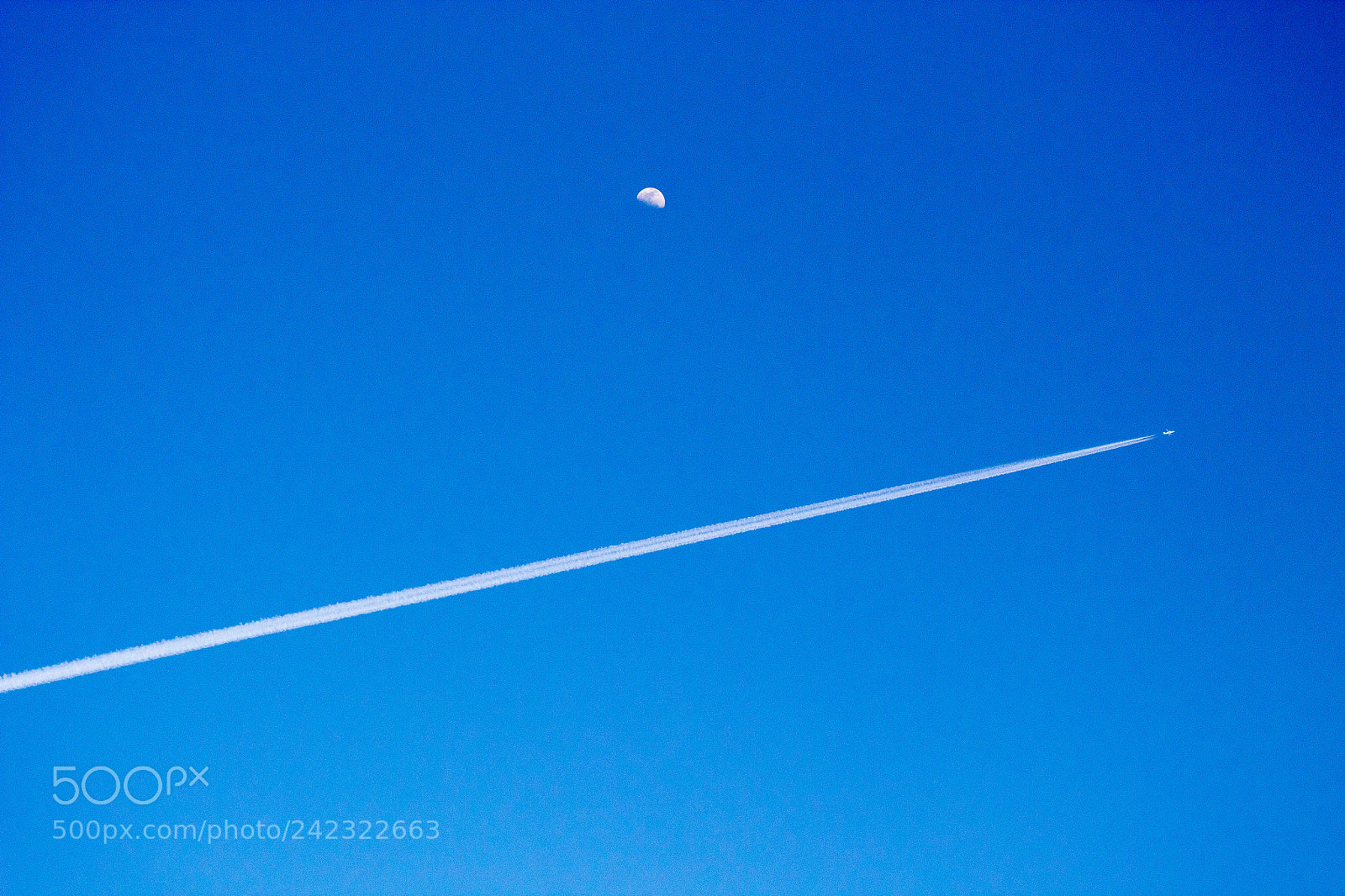 Canon EOS 1300D (EOS Rebel T6 / EOS Kiss X80) sample photo. Plane & moon photography