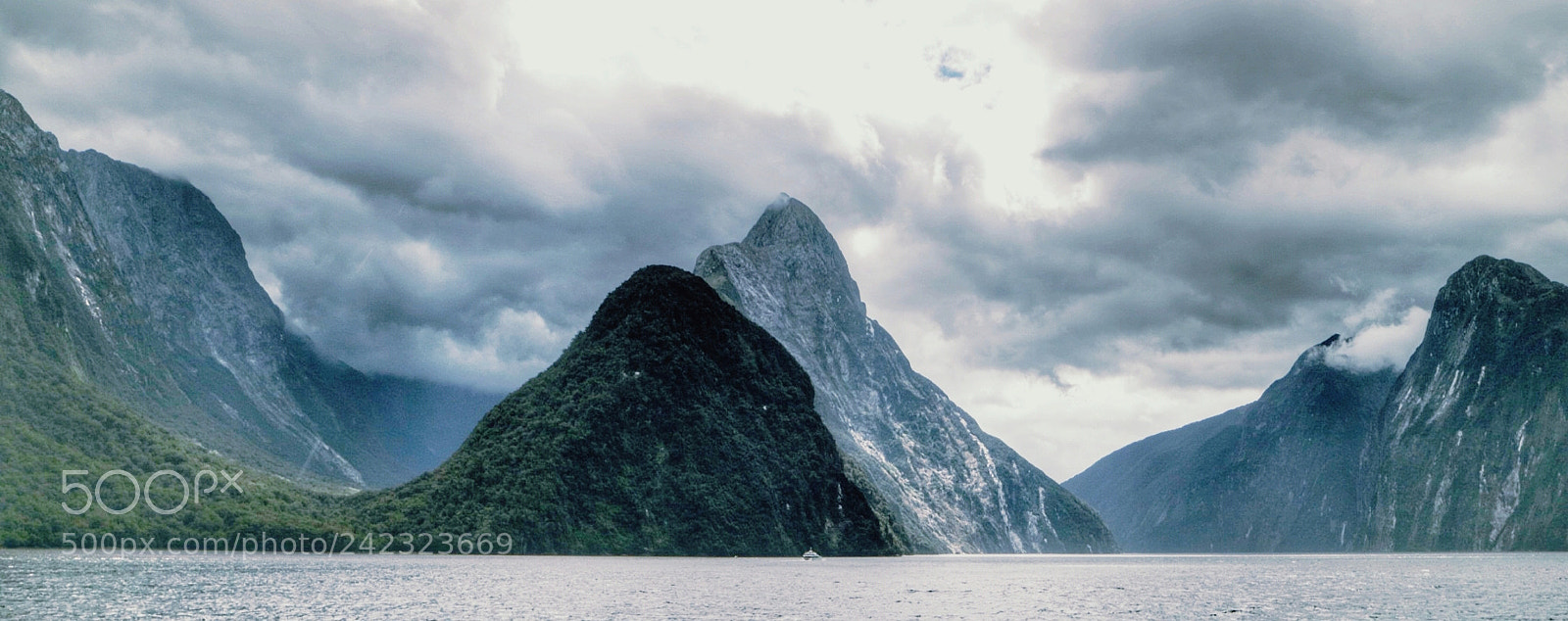 Canon EOS M3 sample photo. Milfordsound photography