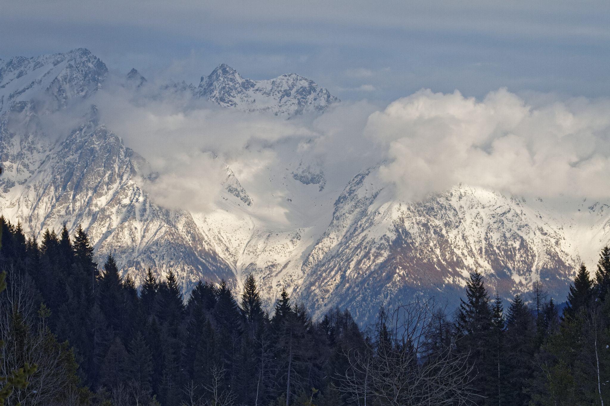 Canon EF 100-400mm F4.5-5.6L IS USM sample photo. Mountains in the clouds photography