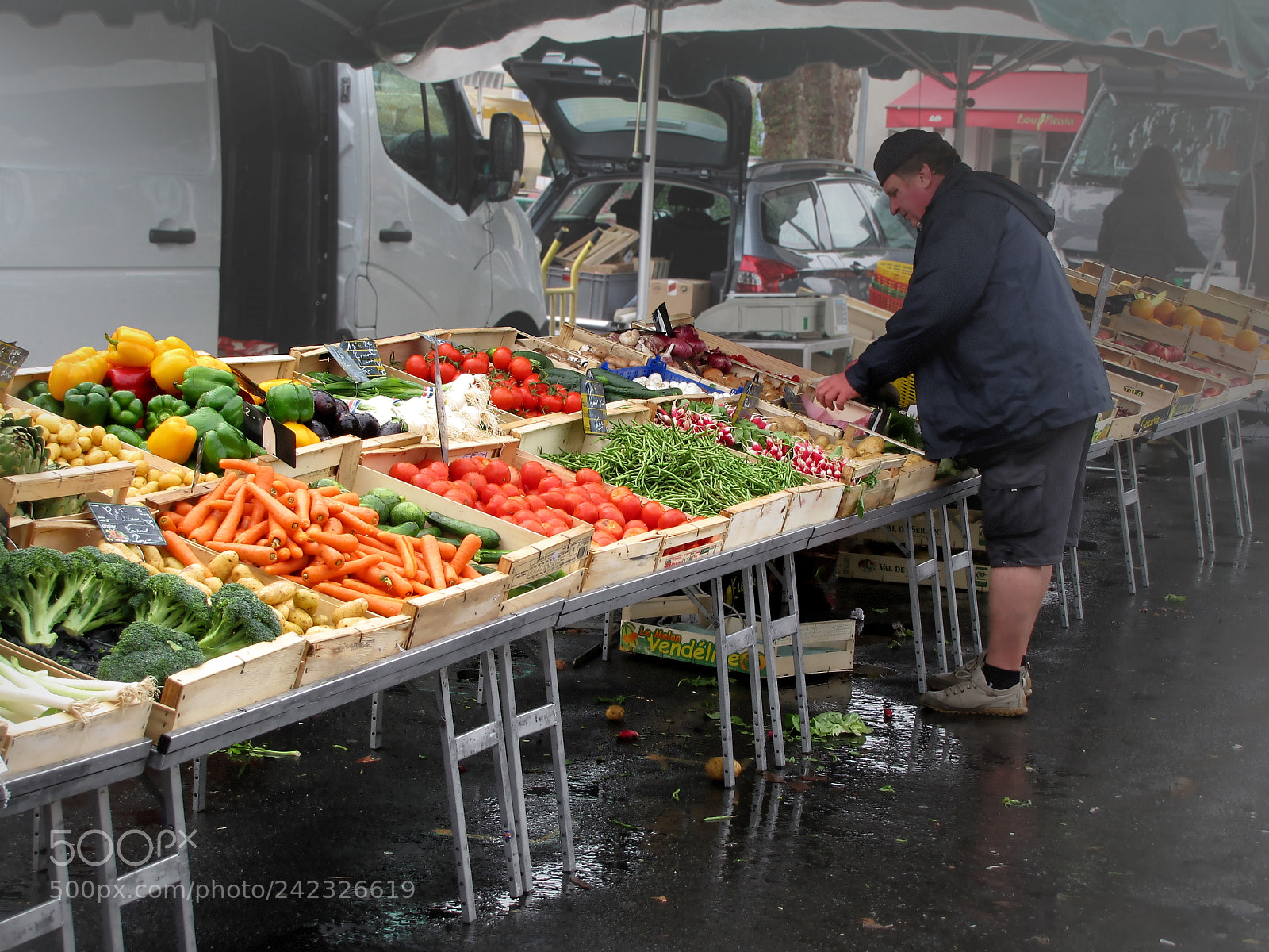 Canon PowerShot SX10 IS sample photo. Greengrocer at a street photography