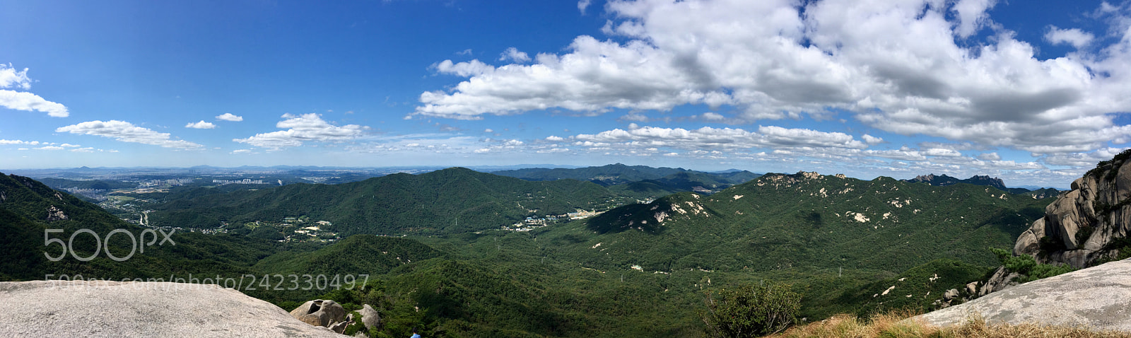 Apple iPhone SE sample photo. Mountains near seoul photography