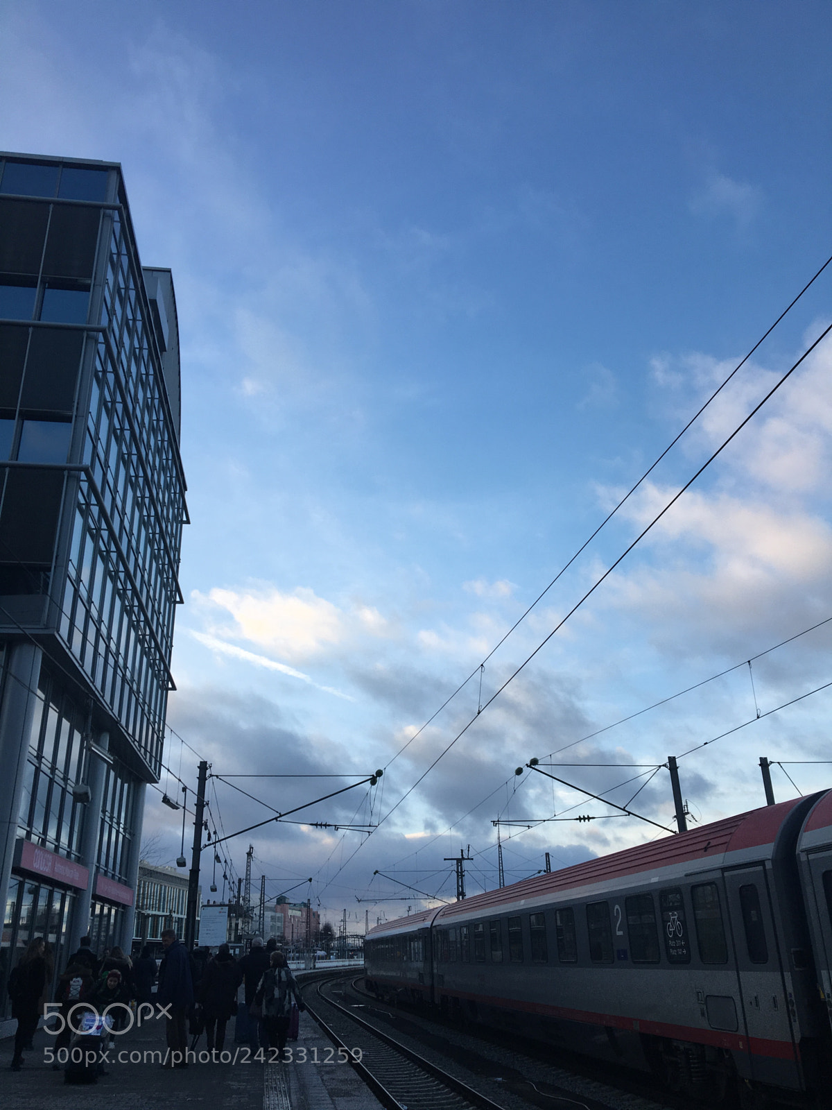 Apple iPhone 6s sample photo. München railway photography