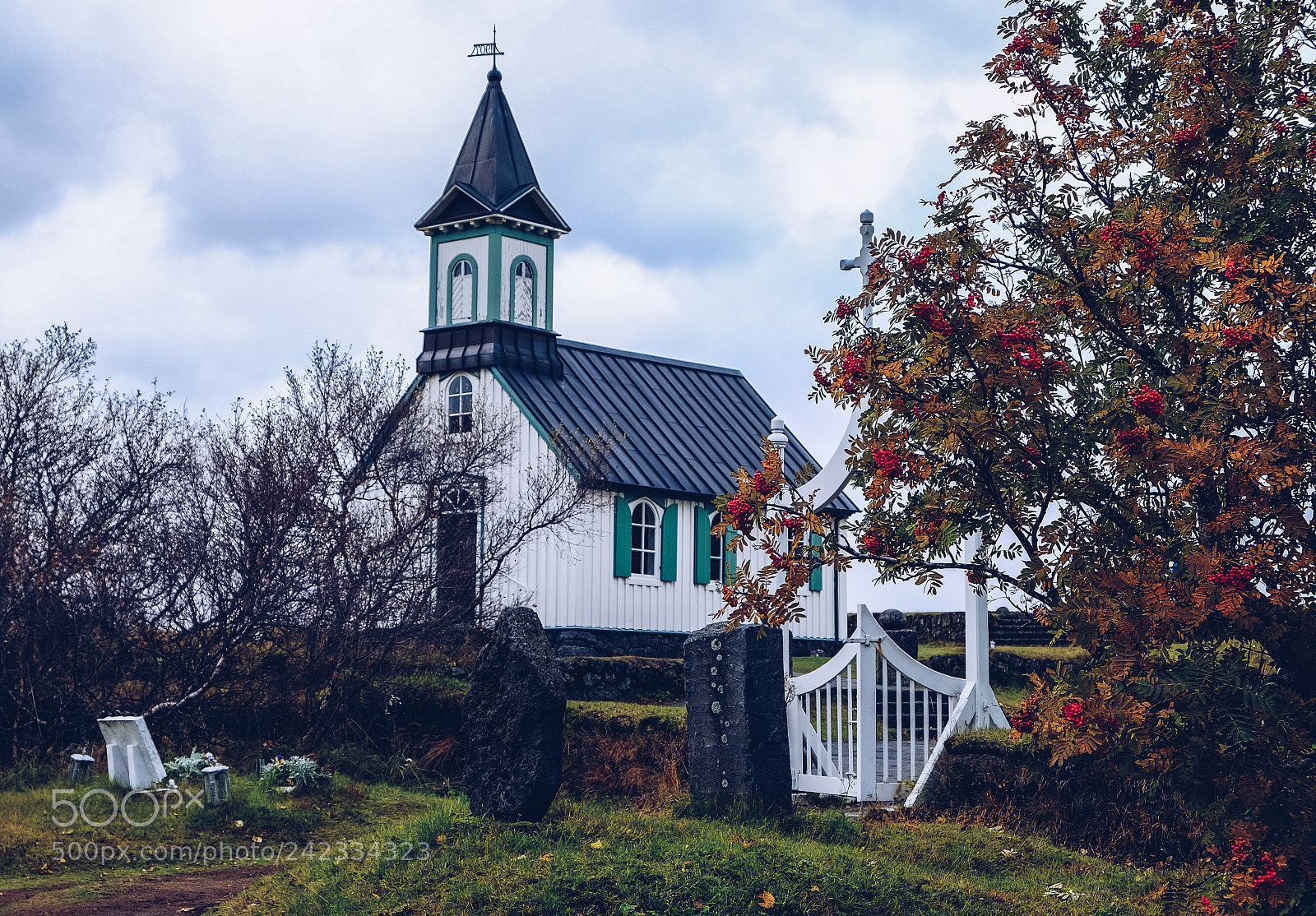 Fujifilm X-E2 sample photo. Thingvellir church photography