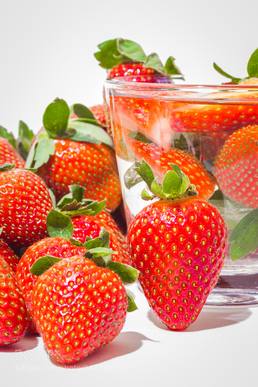 Canon EOS 550D (EOS Rebel T2i / EOS Kiss X4) sample photo. Strawberries photography