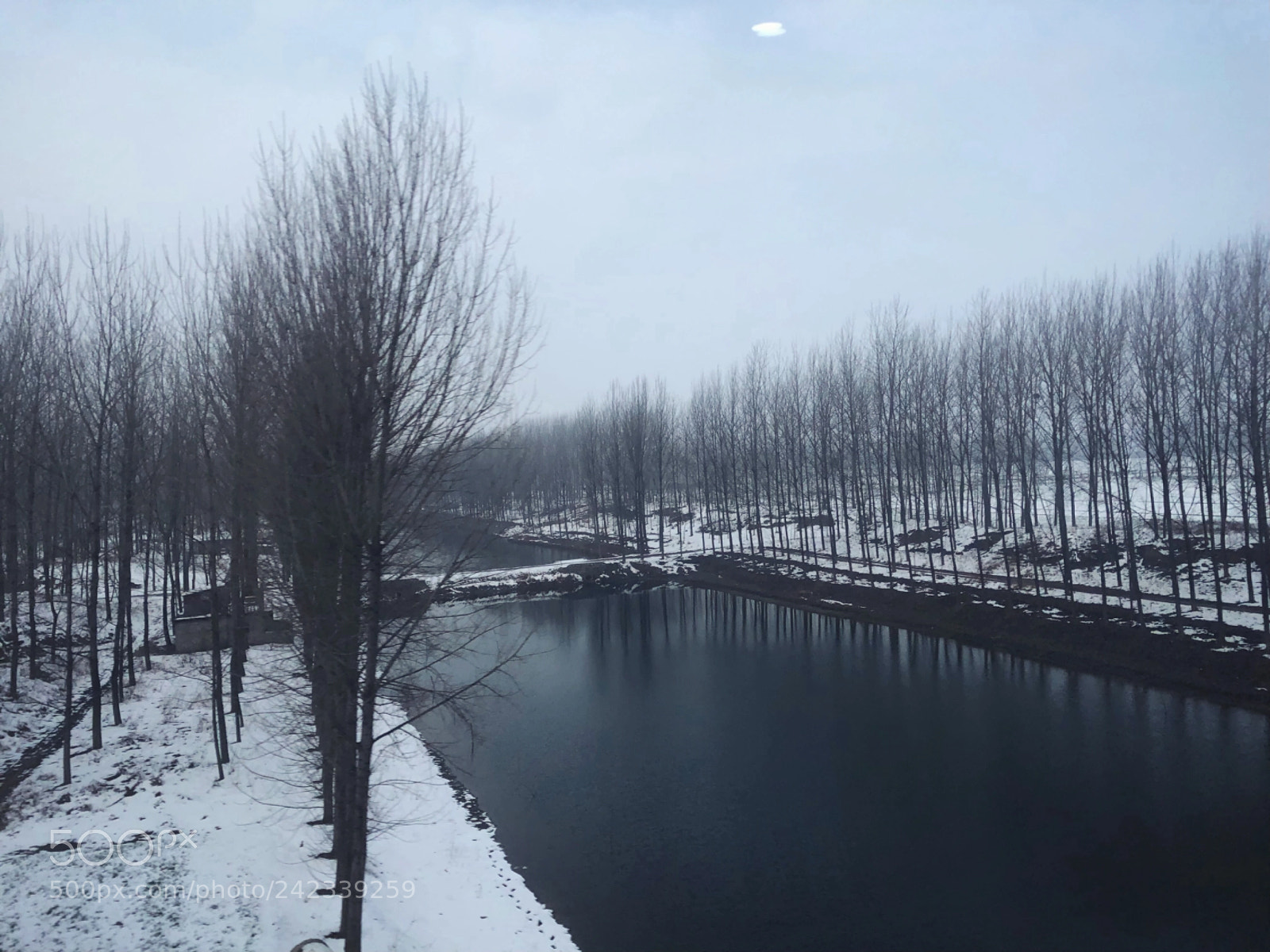 Apple iPhone X sample photo. Snowy lake outside the photography