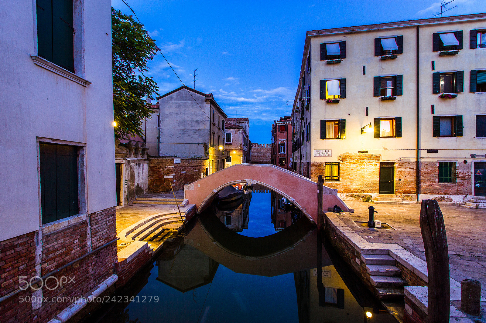 Canon EOS 550D (EOS Rebel T2i / EOS Kiss X4) sample photo. Fairy night in venice photography