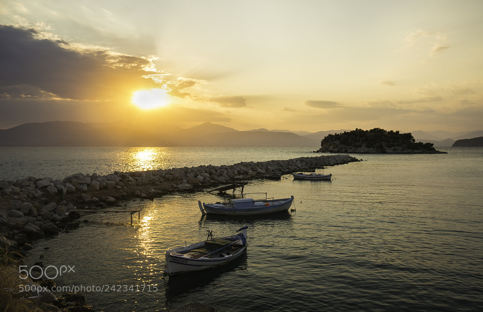 Sony Alpha NEX-6 sample photo. Three boats photography