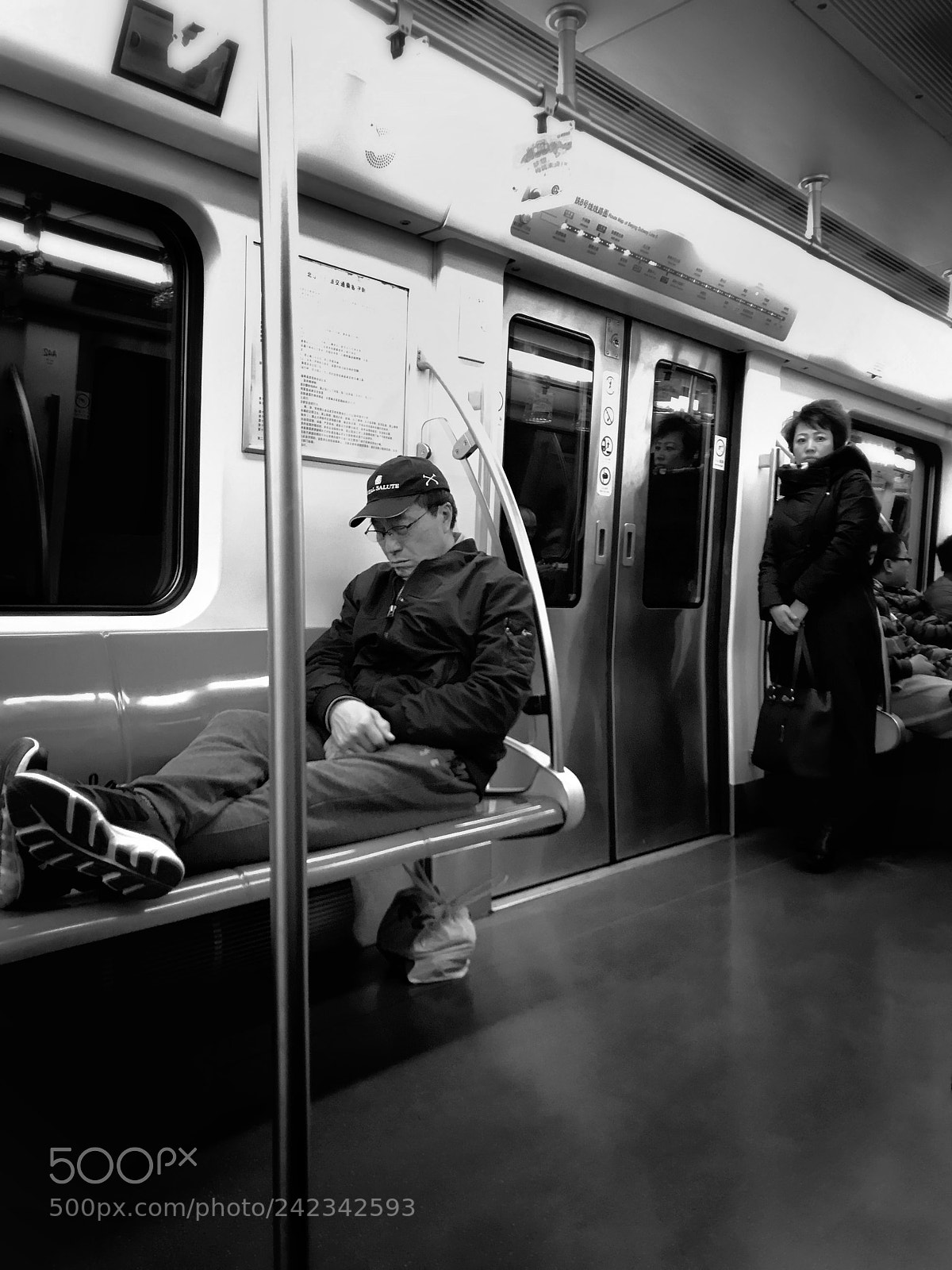 Apple iPhone 7 Plus sample photo. Subway photography