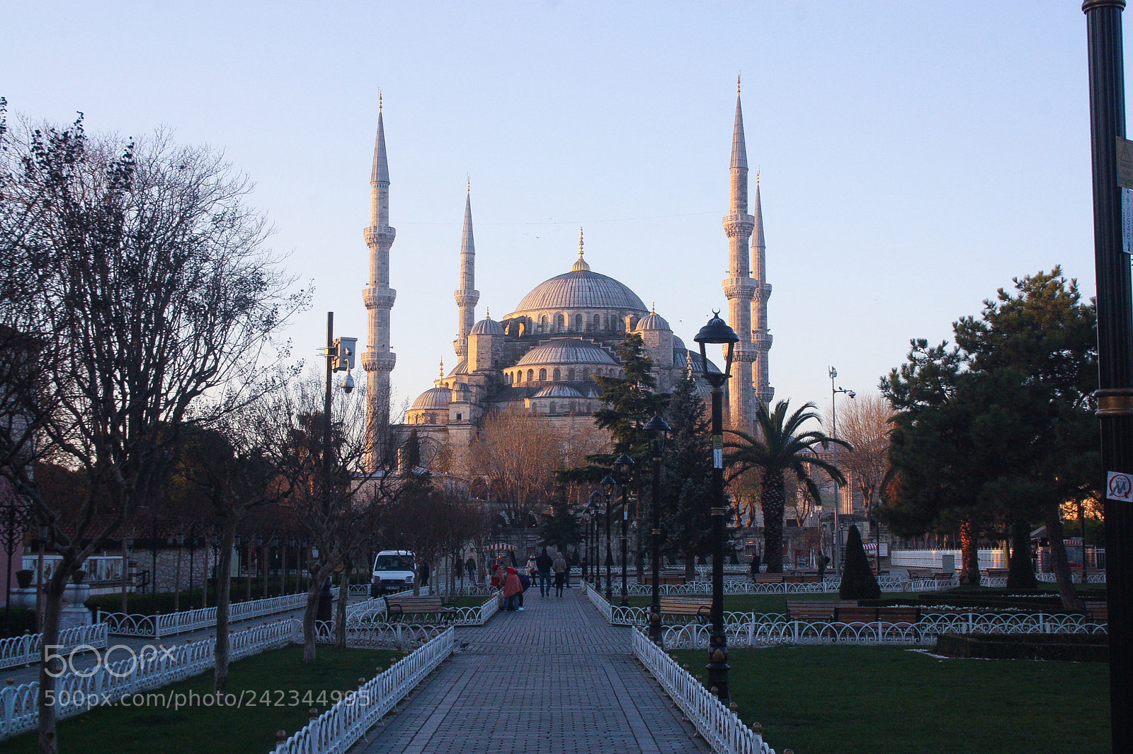 Canon EOS 450D (EOS Rebel XSi / EOS Kiss X2) sample photo. Sultan ahmed mosque in photography