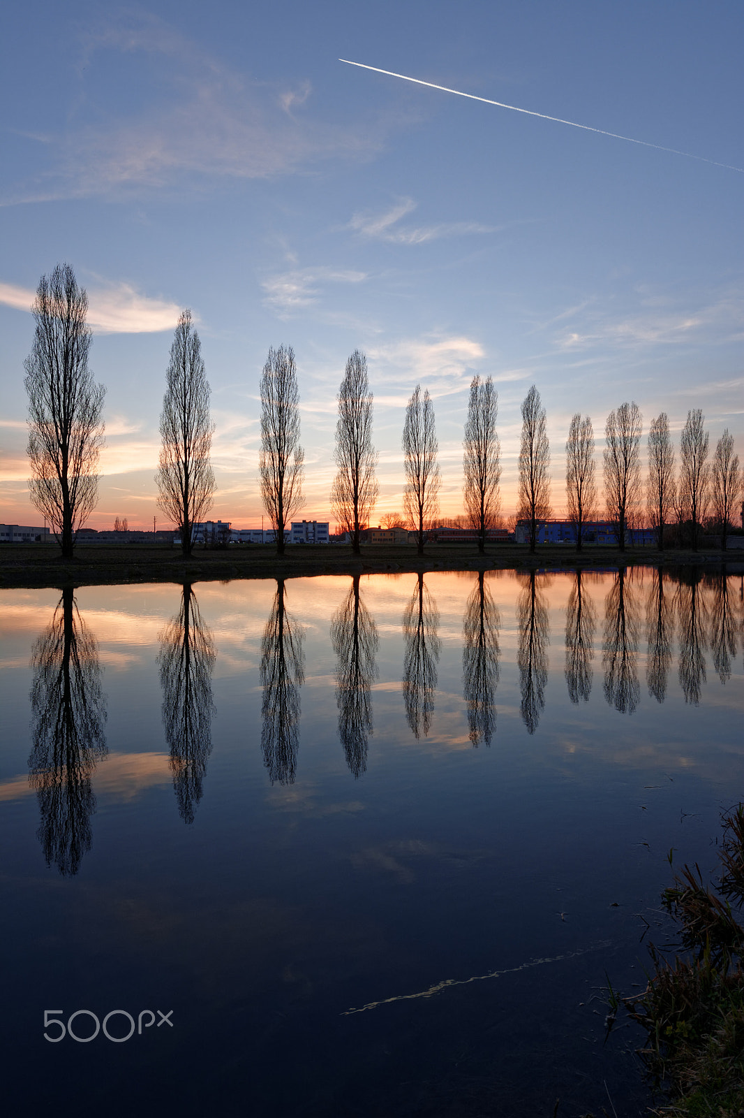 Nikon AF-S Nikkor 14-24mm F2.8G ED sample photo. Vapour trail photography