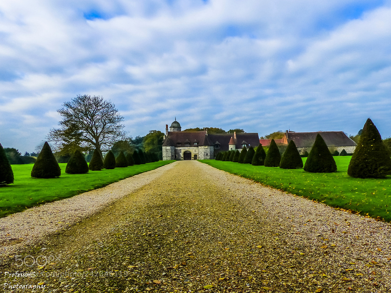 Panasonic Lumix DMC-FZ200 sample photo. Closed castle photography