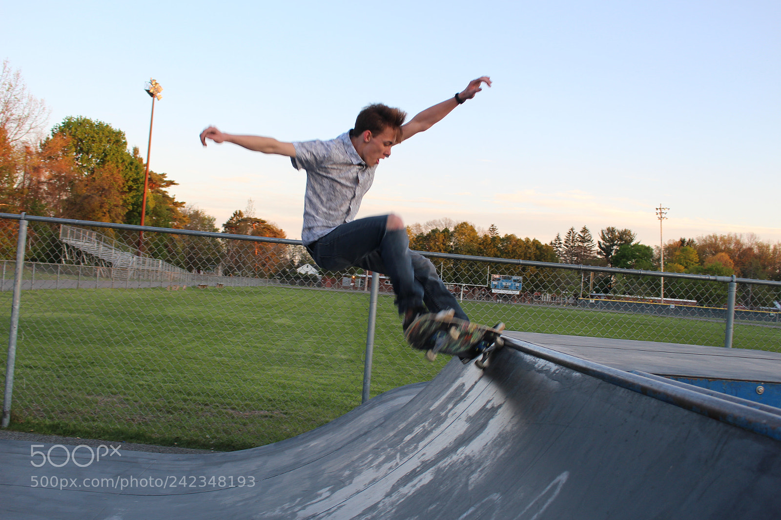 Canon EOS 100D (EOS Rebel SL1 / EOS Kiss X7) sample photo. Sun fun and skateboards photography