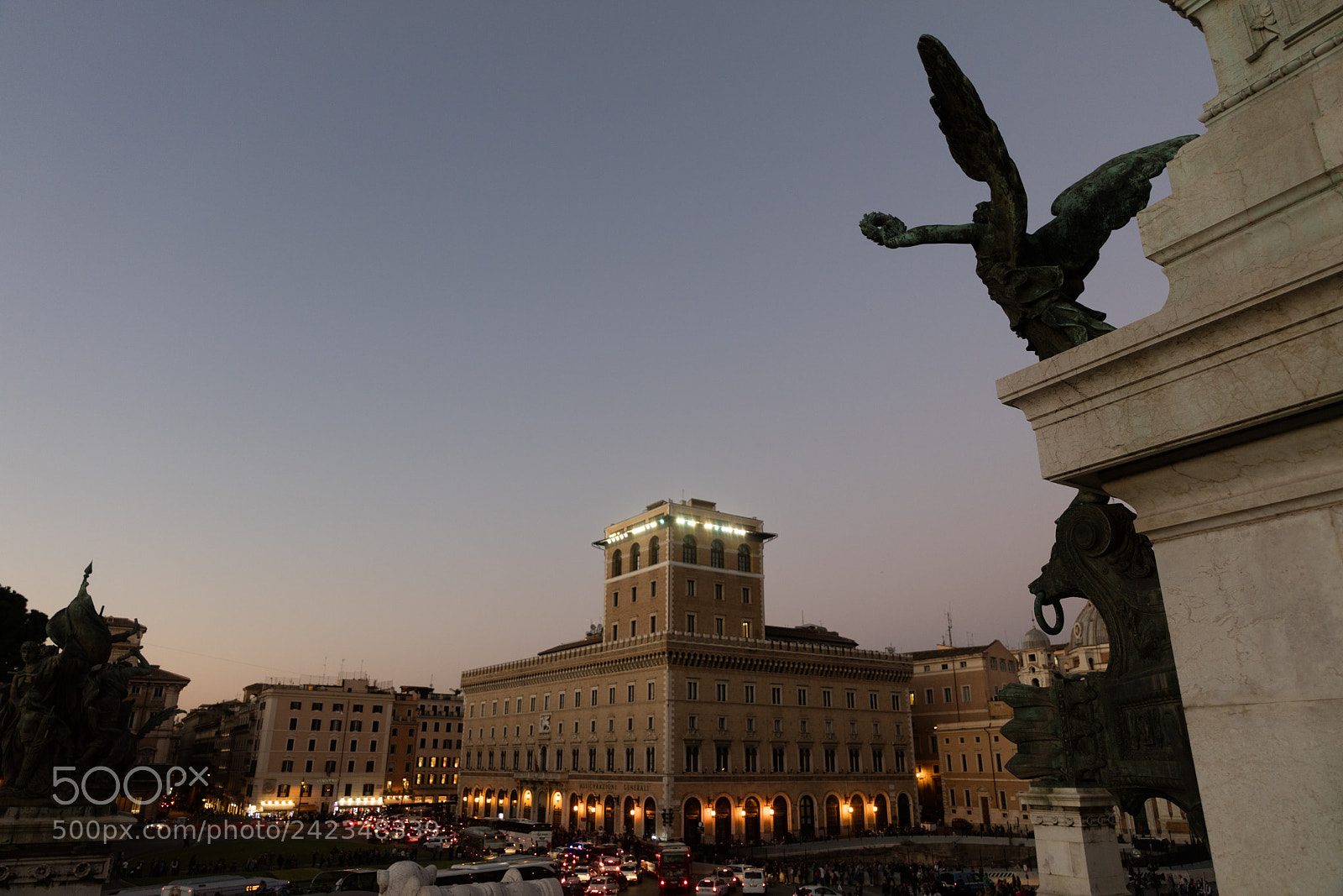 Canon EOS 5DS R sample photo. The vittoriale in piazza photography