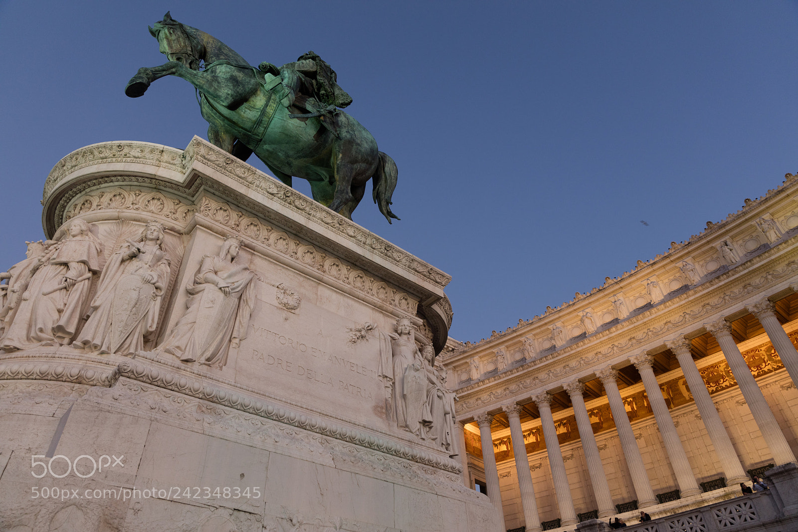 Canon EOS 5DS R sample photo. The vittoriale in piazza photography