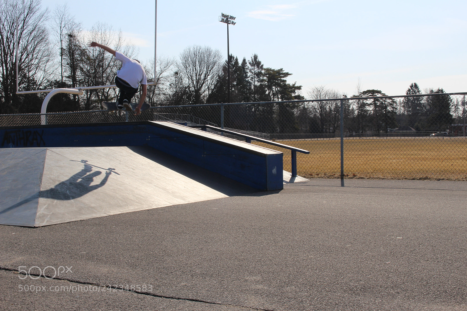 Canon EOS 100D (EOS Rebel SL1 / EOS Kiss X7) sample photo. Sun fun and skateboards photography