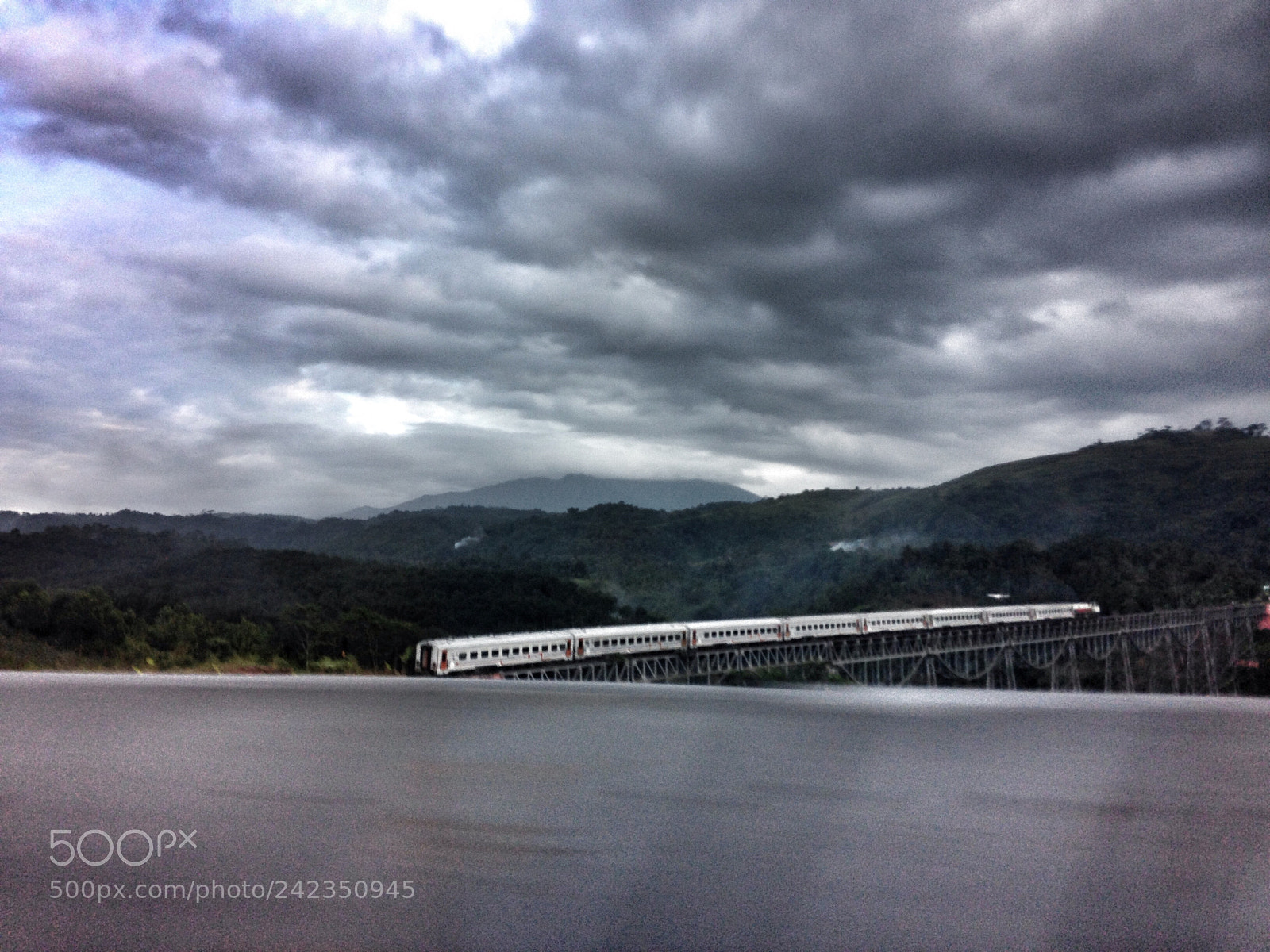 Apple iPhone 5c sample photo. Train to bandung photography