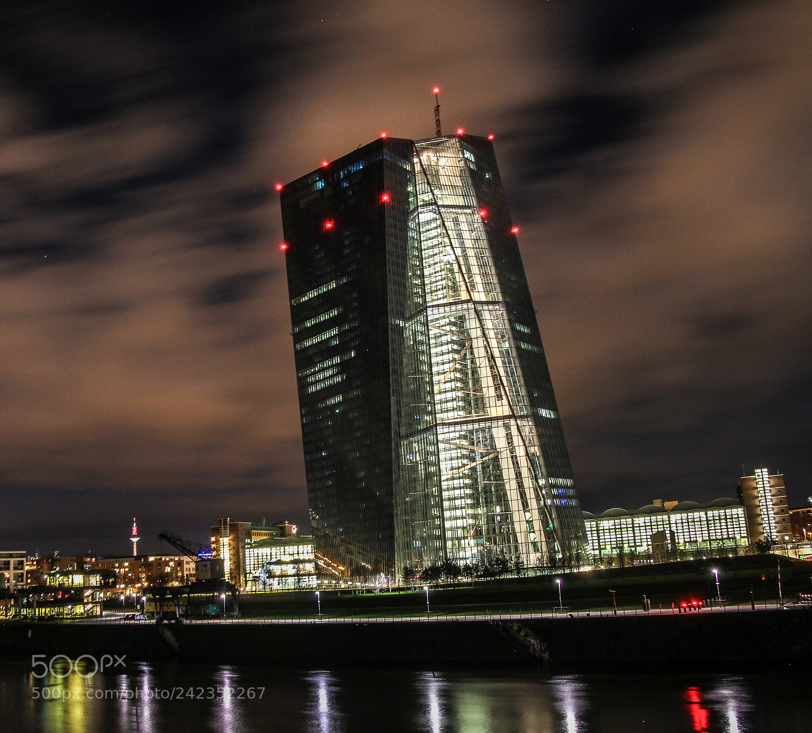 Canon EOS 1200D (EOS Rebel T5 / EOS Kiss X70 / EOS Hi) sample photo. European central bank photography