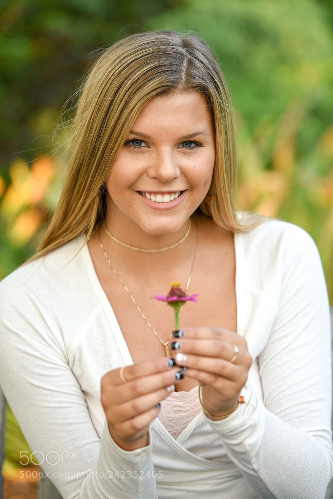 Nikon D810 sample photo. Natural light senior portrait photography