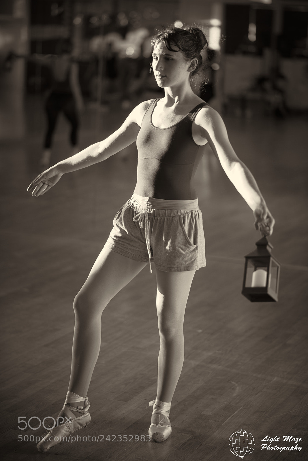 Nikon D800E sample photo. Standing on tip-toe 38 photography