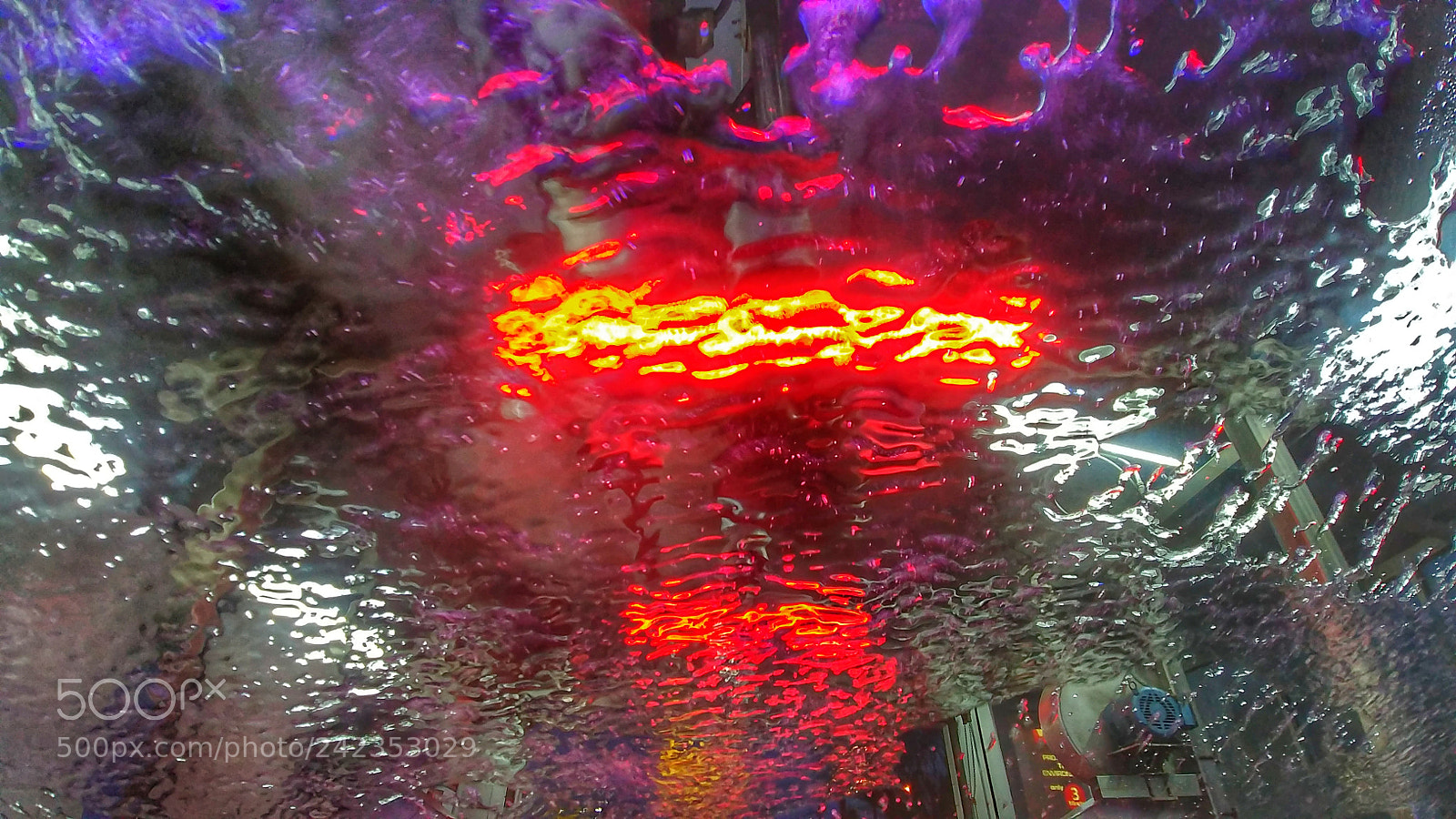 LG G6 sample photo. Car wash photography