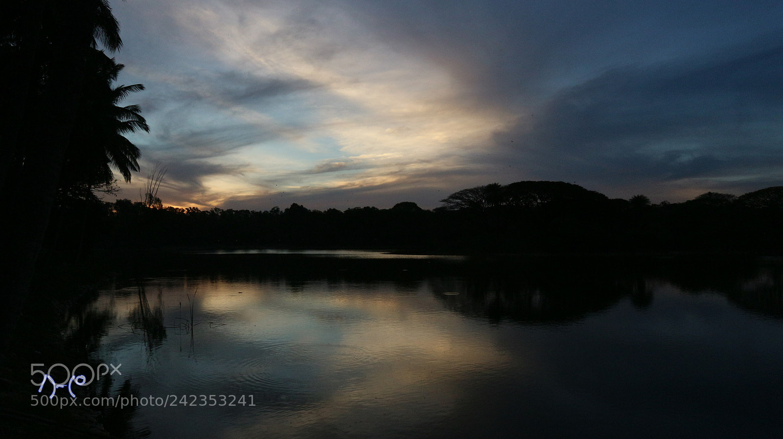 Canon EOS M10 sample photo. Dusk photography