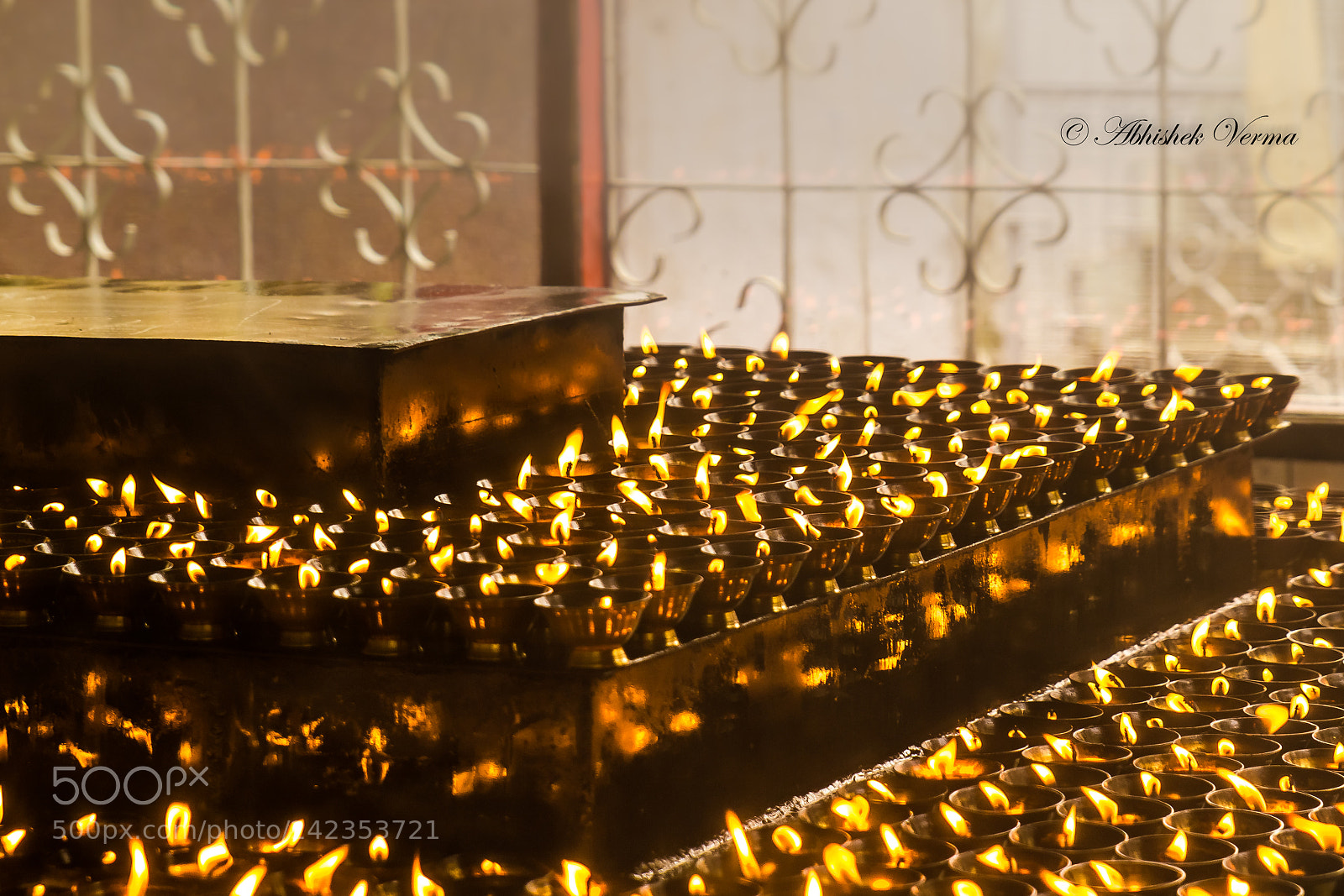 Canon EOS 550D (EOS Rebel T2i / EOS Kiss X4) sample photo. Lamps at do-drul chorten photography