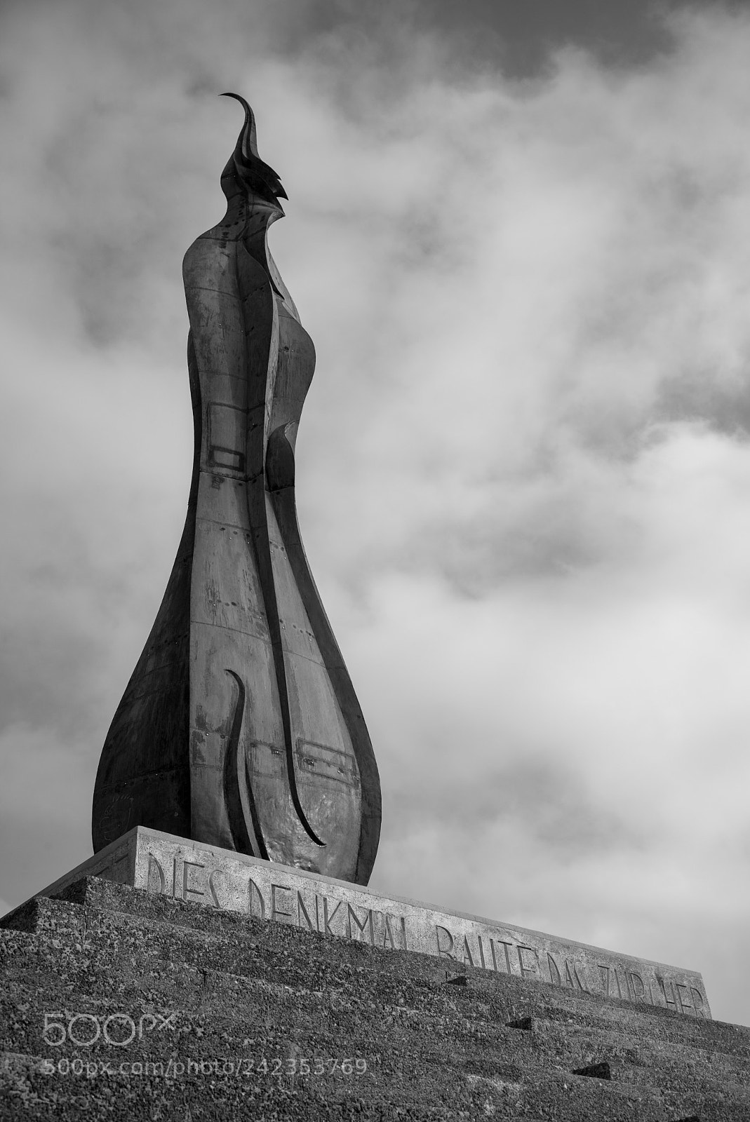 Leica M Monochrom (Typ 246) sample photo. Wehrmännerdenkmal photography
