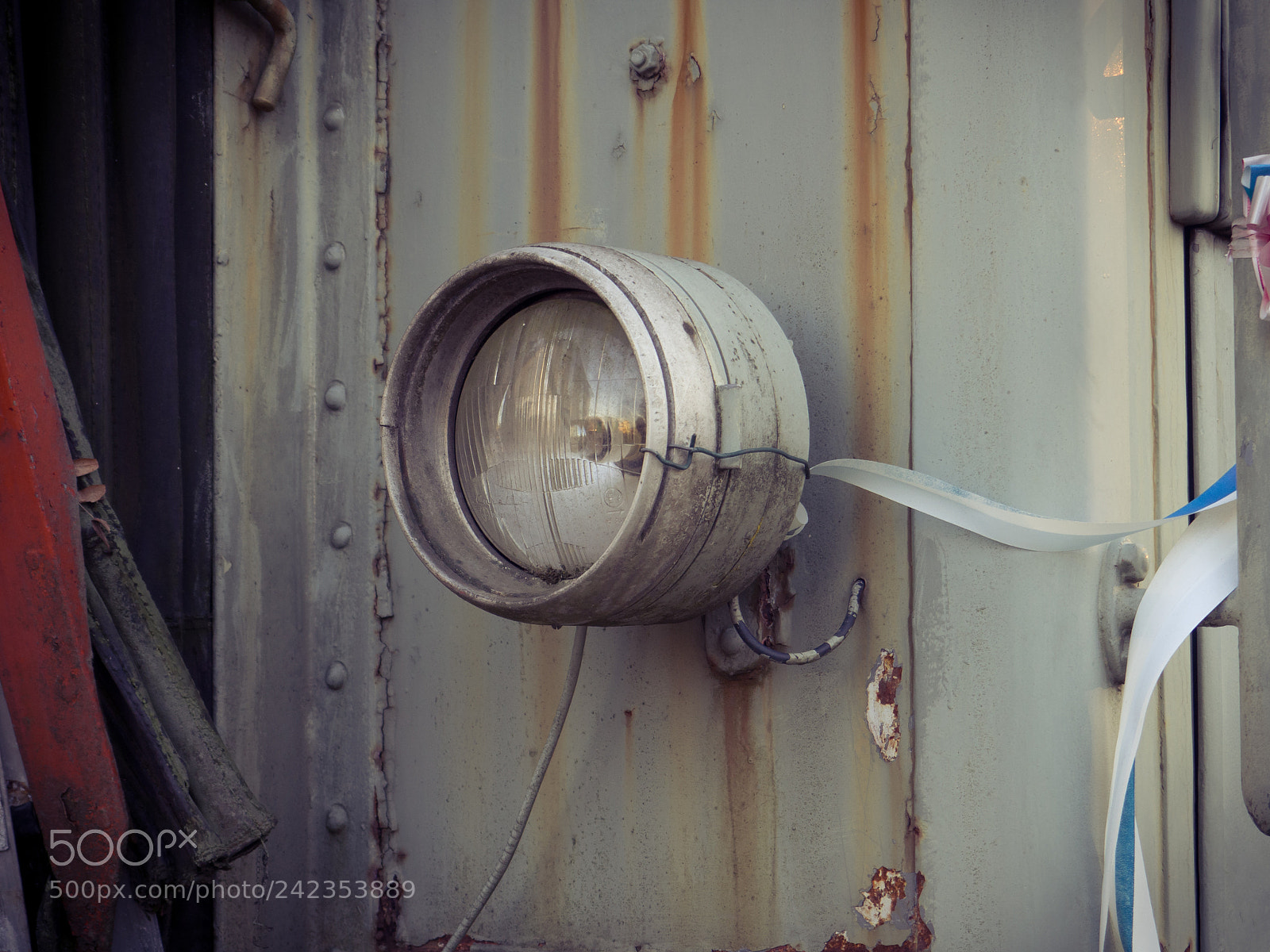 Olympus OM-D E-M10 II sample photo. Headlight photography