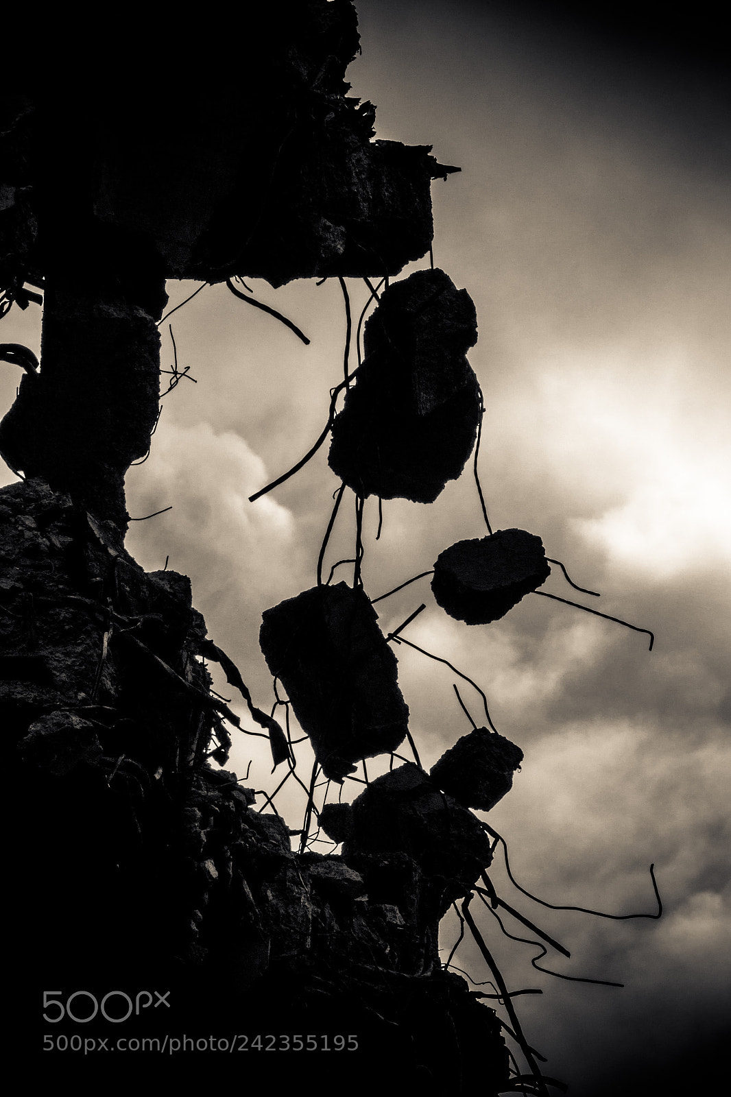 Sony Cyber-shot DSC-RX10 III sample photo. Destroyed building at dusk photography