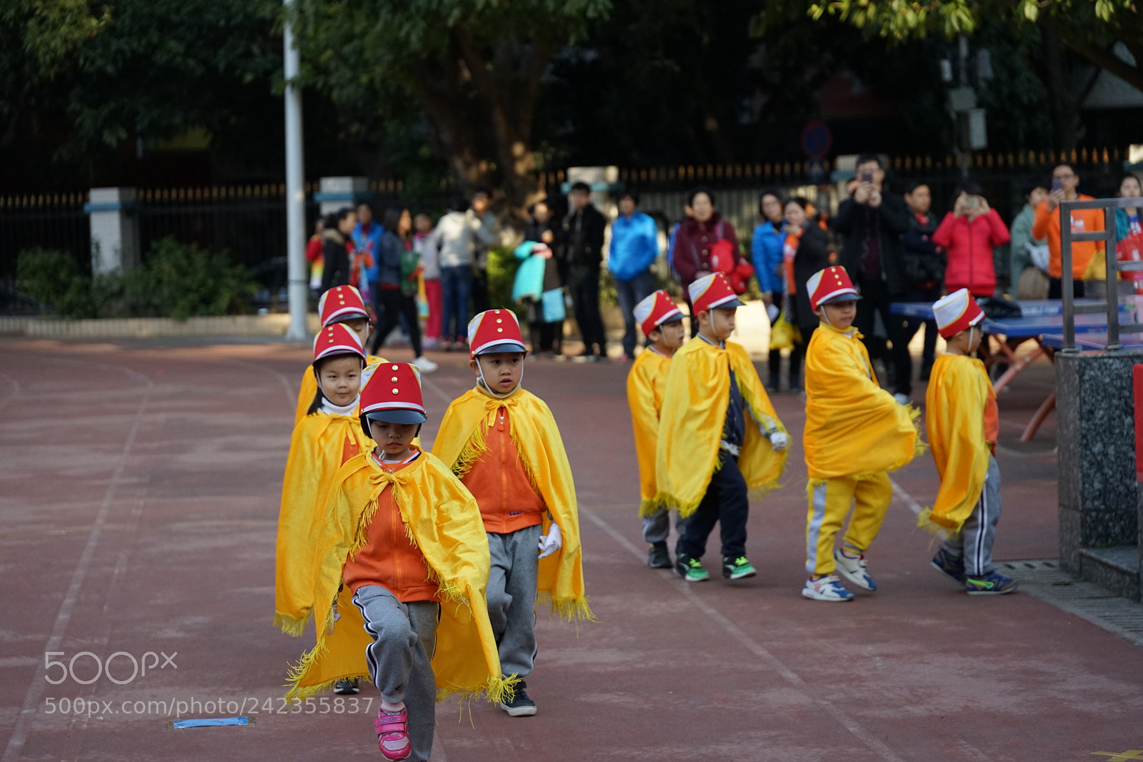 Sony a7 II sample photo. Family fun games photography