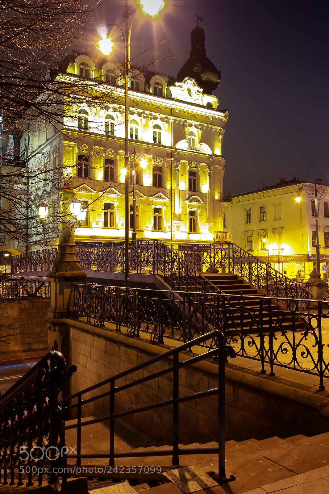 Canon EOS 1200D (EOS Rebel T5 / EOS Kiss X70 / EOS Hi) sample photo. Cracow at night photography