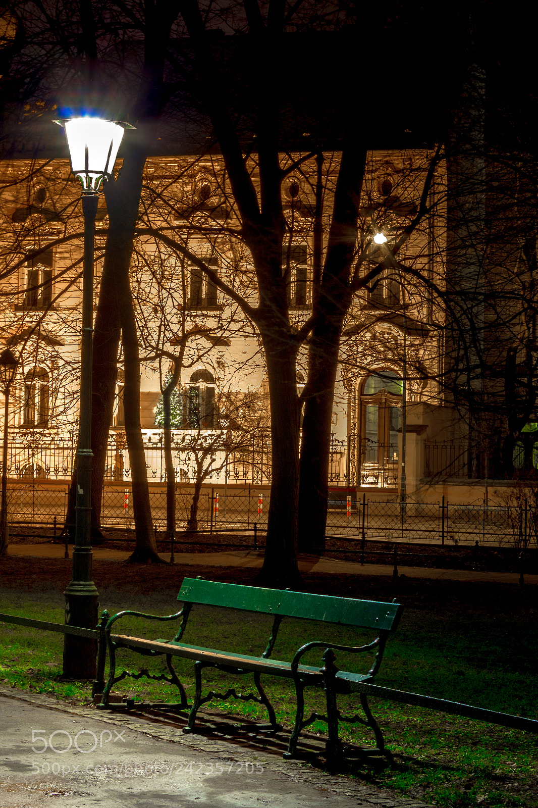 Canon EOS 1200D (EOS Rebel T5 / EOS Kiss X70 / EOS Hi) sample photo. Cracow at night photography