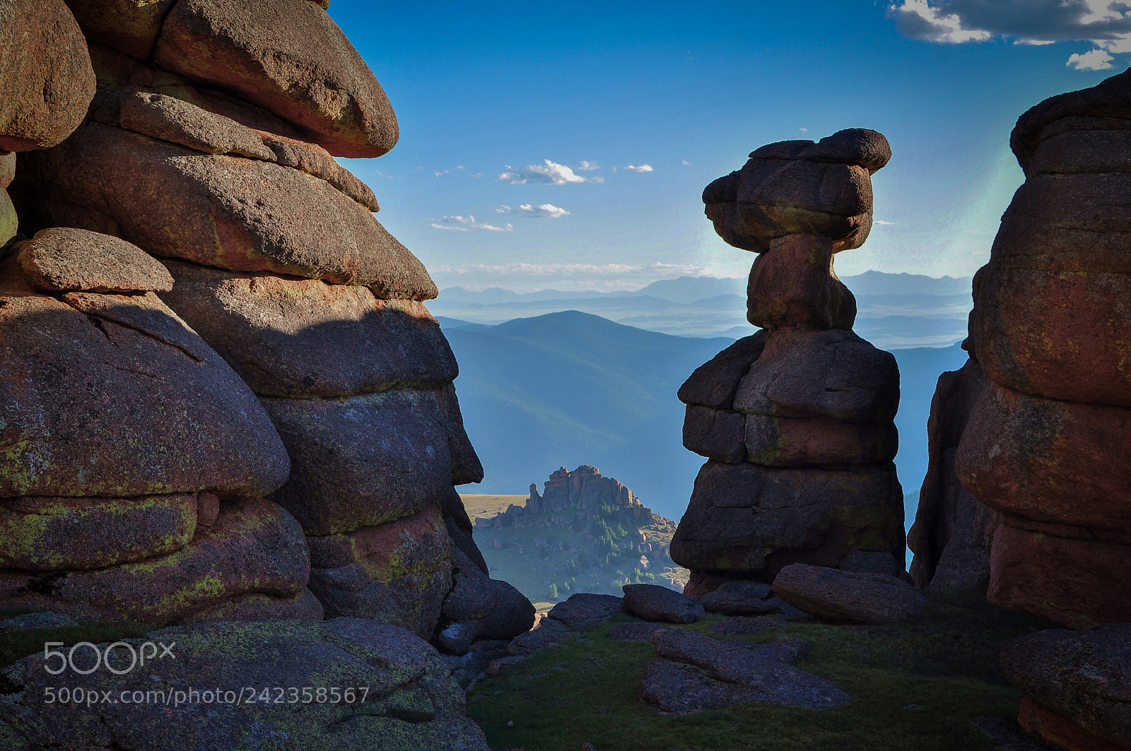Nikon D5000 sample photo. Stone figure overlooking his photography