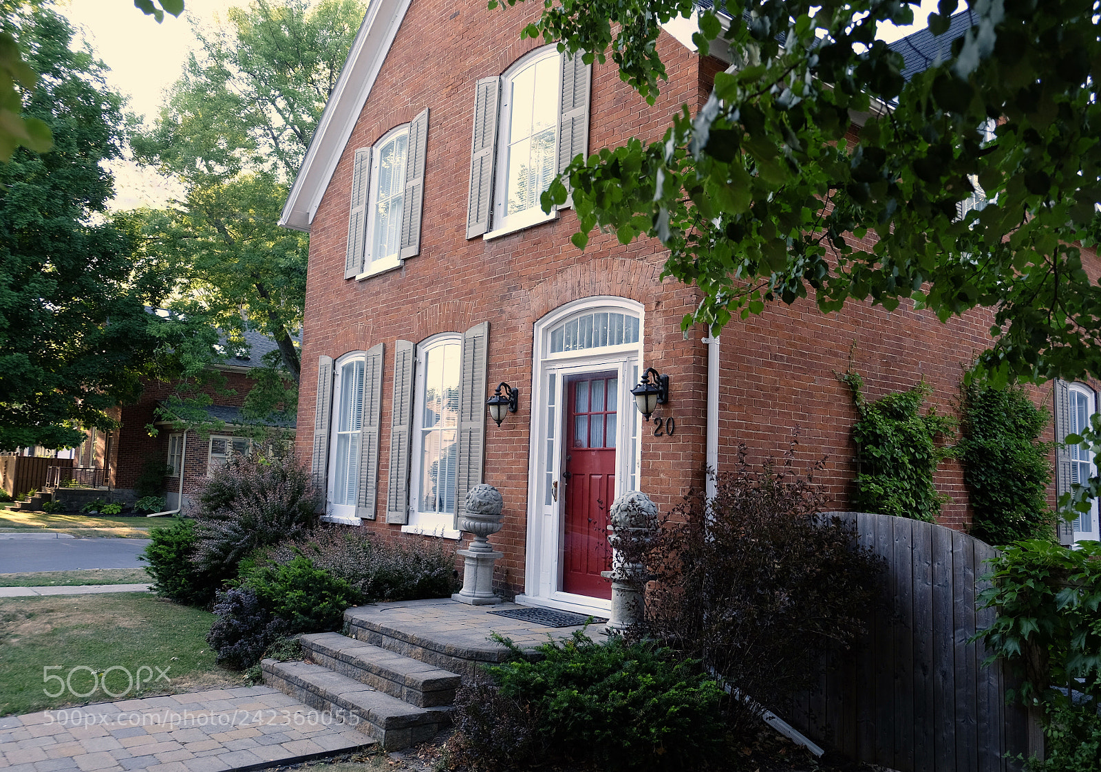 Fujifilm X-T10 sample photo. Red brick house photography