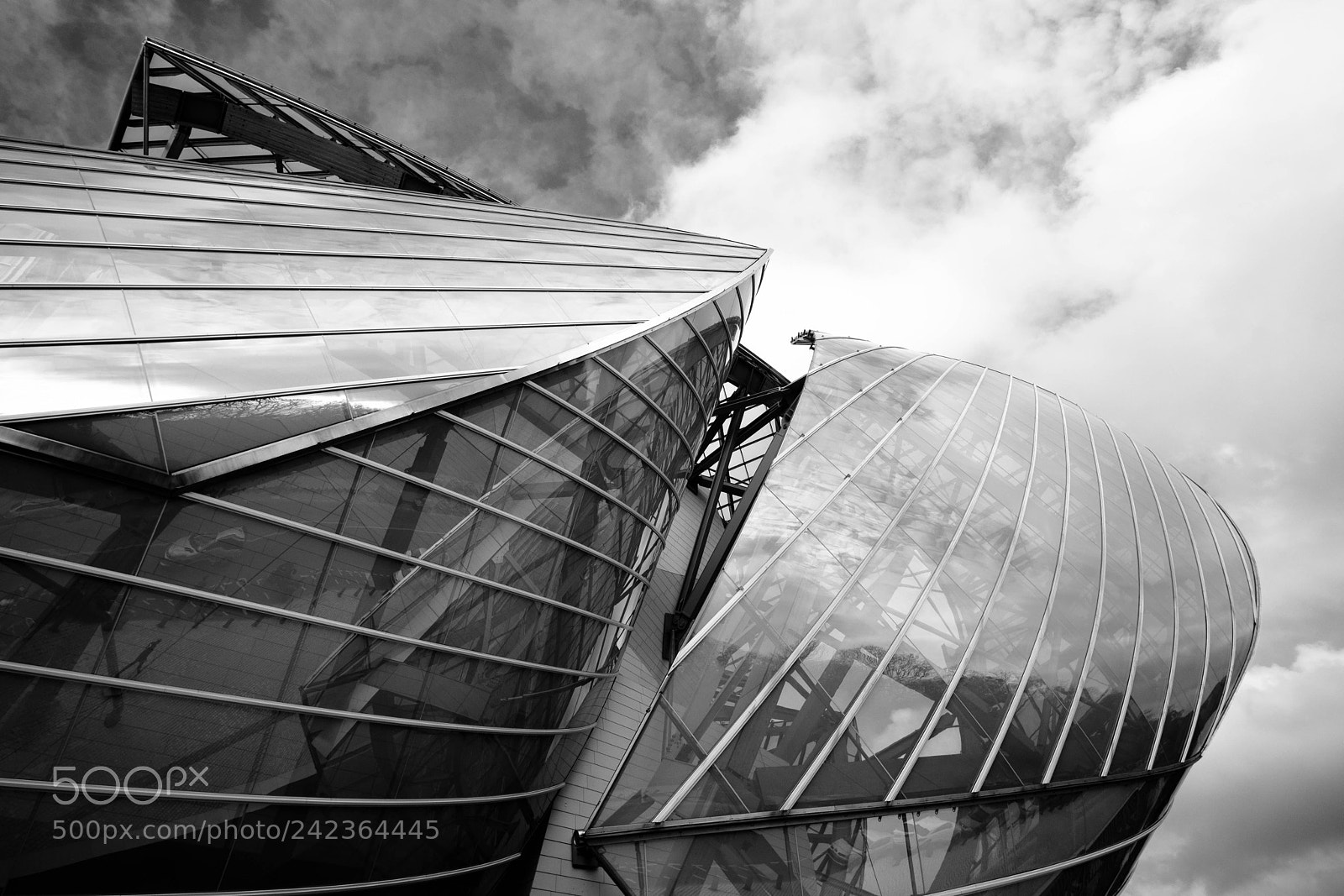 Fujifilm X-T20 sample photo. Fondation vuitton photography