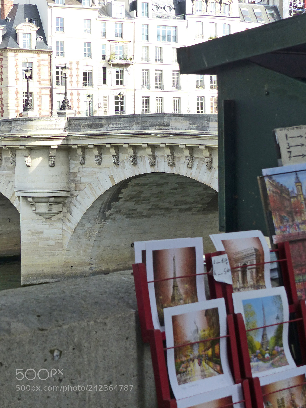 Panasonic Lumix DMC-FZ200 sample photo. Bouquiniste photography
