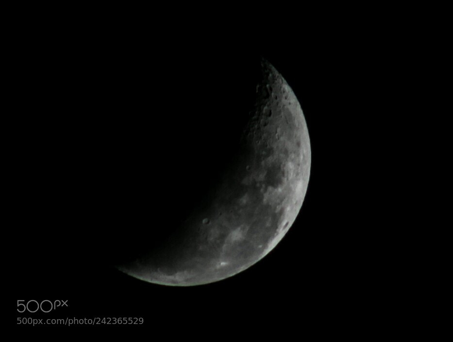 Canon EOS 1300D (EOS Rebel T6 / EOS Kiss X80) sample photo. Luna menguante. . photography