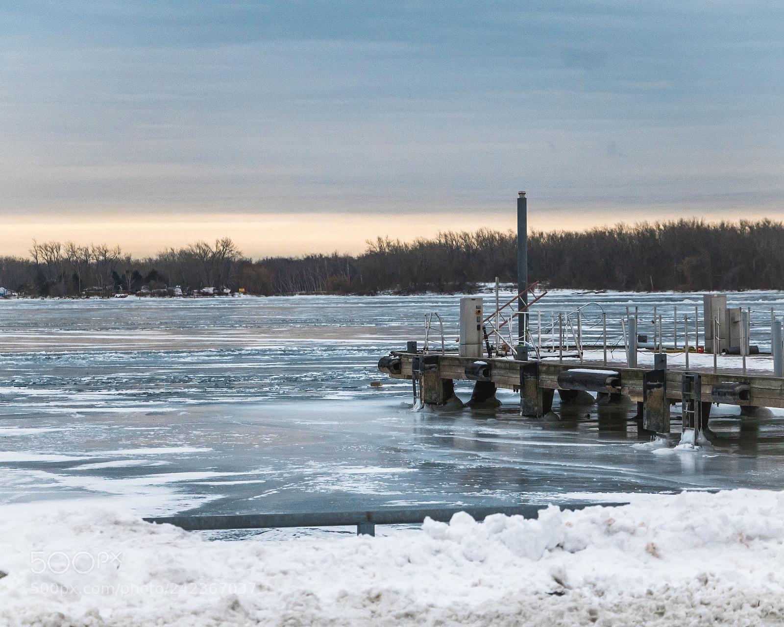 Canon EOS 760D (EOS Rebel T6s / EOS 8000D) sample photo. Frozen lake ontario photography
