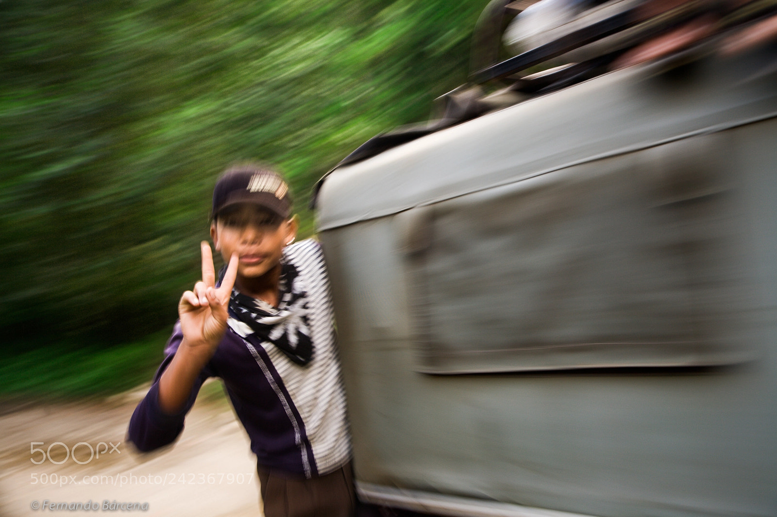 Canon EOS 5D sample photo. Children. nepal. nov2007. photography