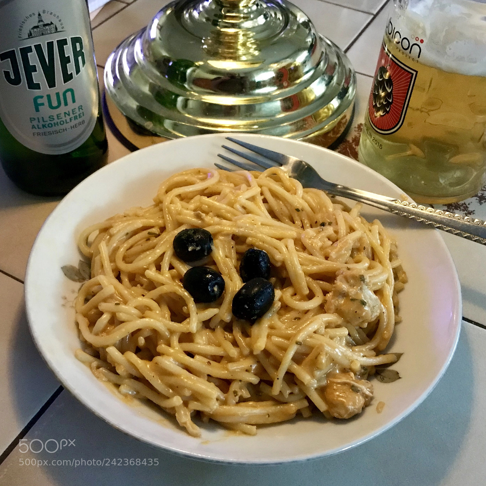 Apple iPhone 7 Plus sample photo. Spaghetti mit oliven photography