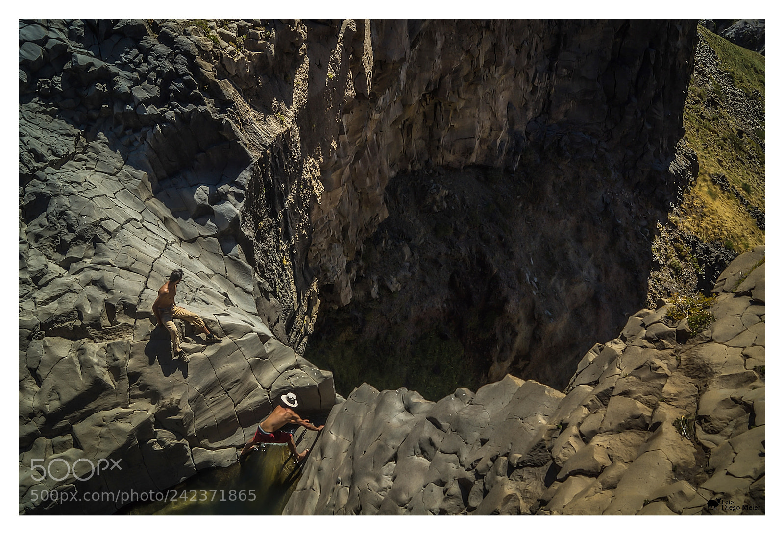 Sony SLT-A58 sample photo. Over the cliff photography