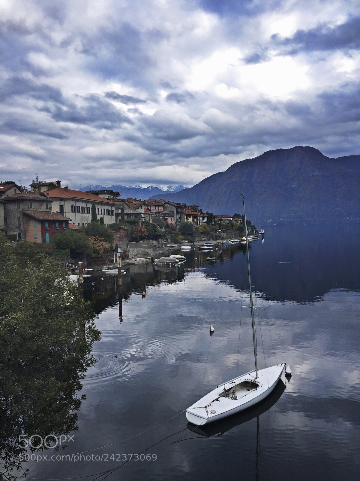 Apple iPhone 6 sample photo. Lake como photography