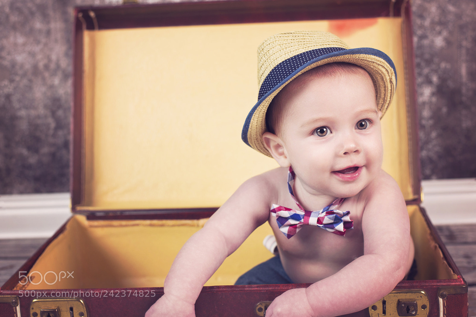 Nikon D800 sample photo. Nostalgic suitcase play photography