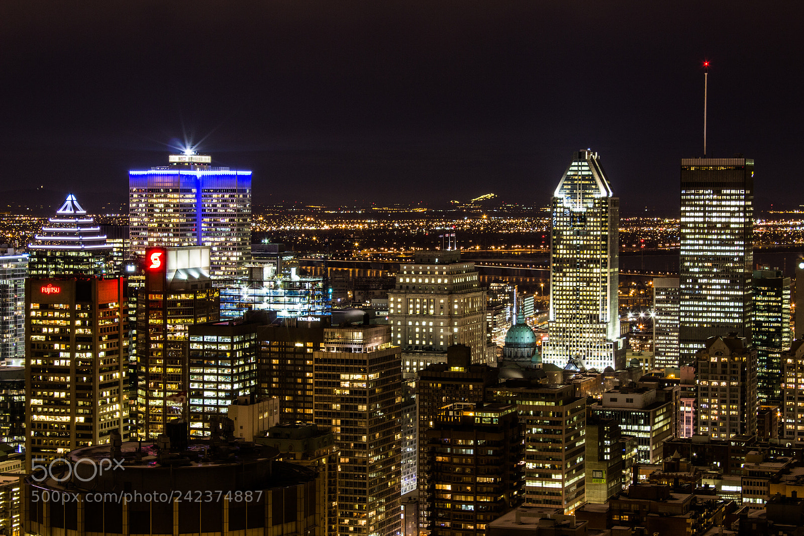 Canon EOS 600D (Rebel EOS T3i / EOS Kiss X5) sample photo. Towers of montreal photography