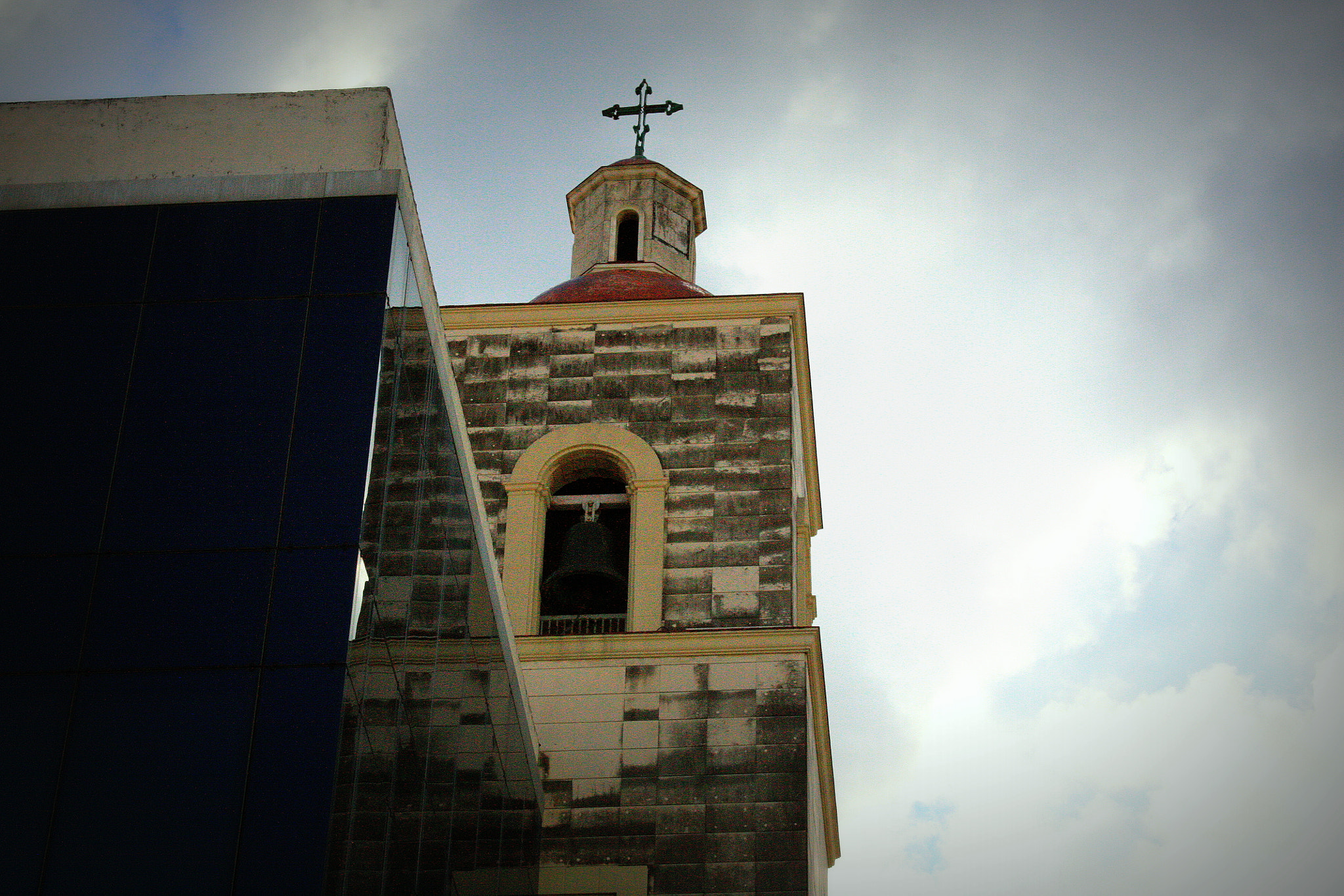 Canon EOS 450D (EOS Rebel XSi / EOS Kiss X2) sample photo. Religious havana photography