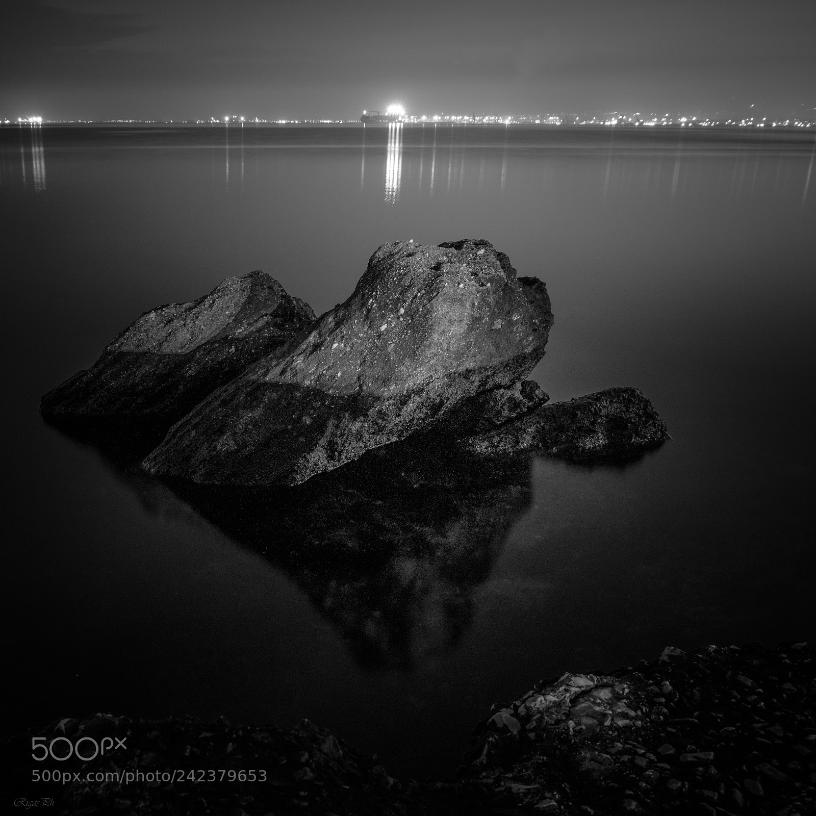 Fujifilm X-T20 sample photo. Rock  reflections photography