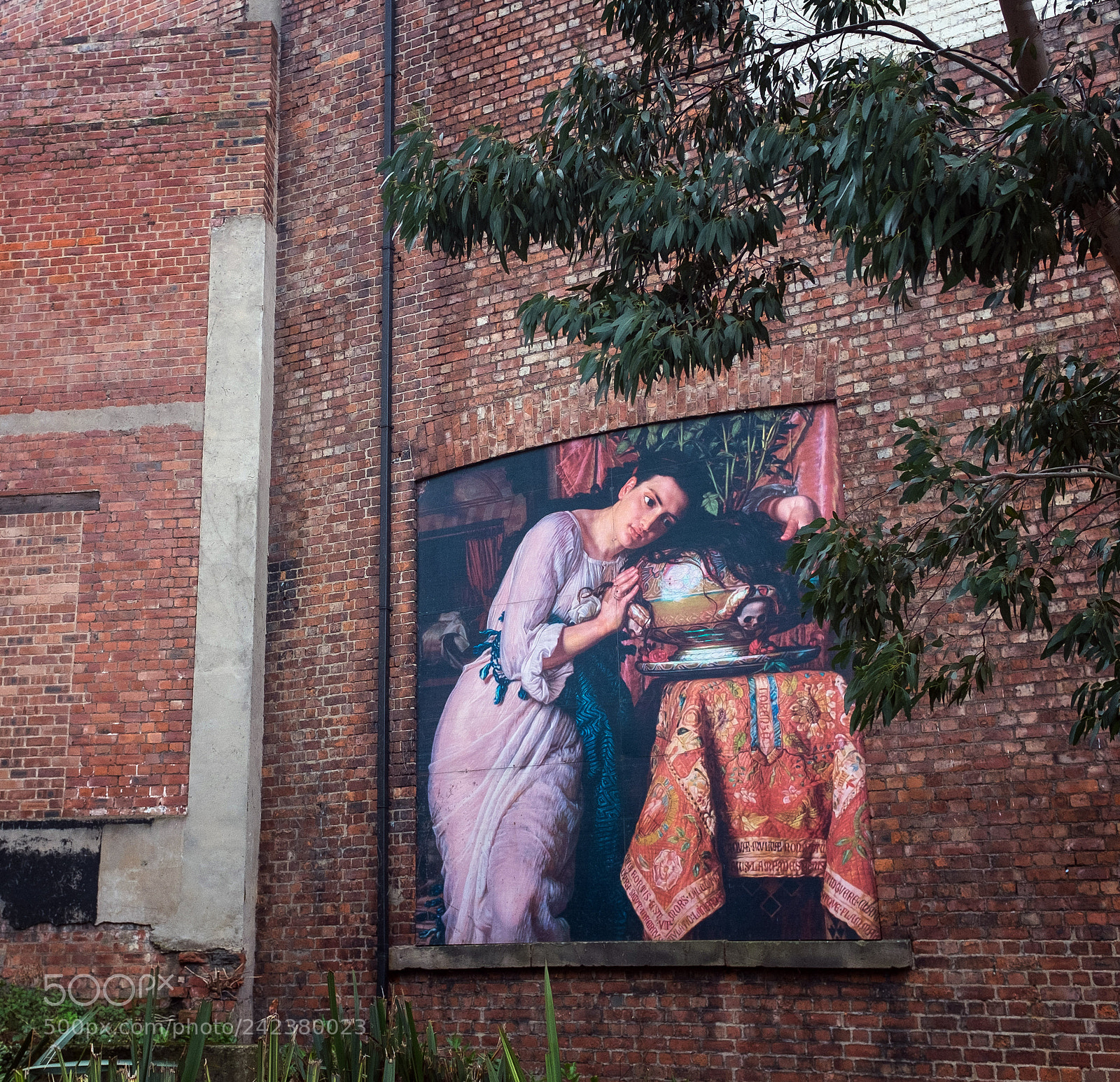 Fujifilm X100T sample photo. Posh graffiti photography